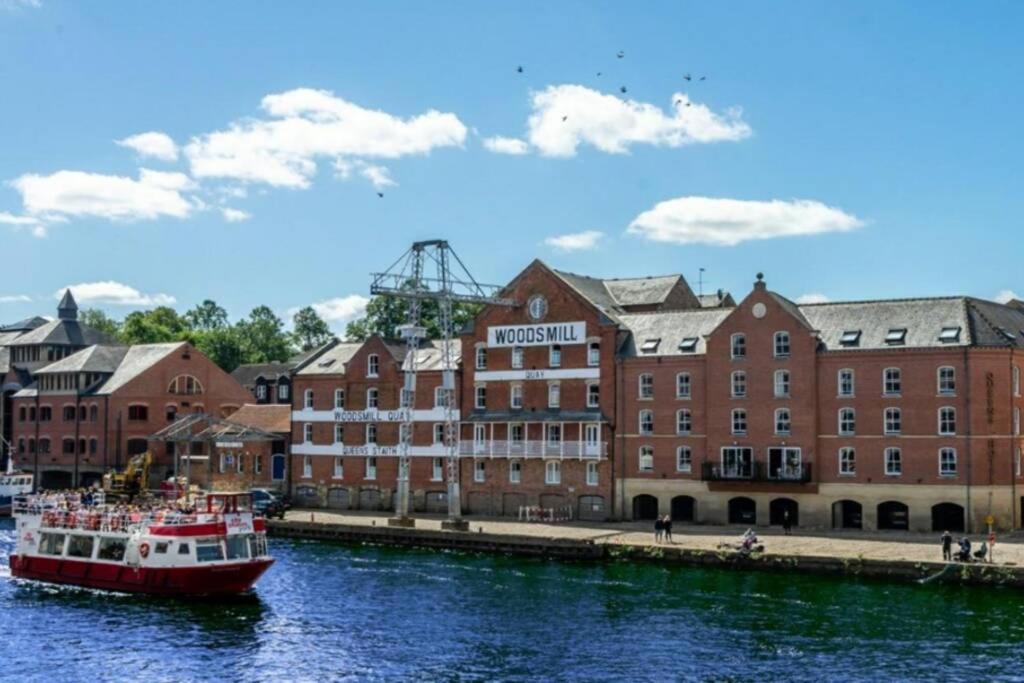 The Riverside At Woodsmill Quay With Parking York Exterior foto